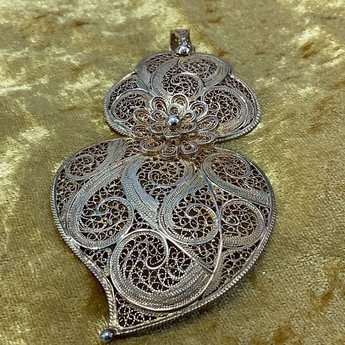 Pendente coração de Viana prata banhada a ouro 10 cm