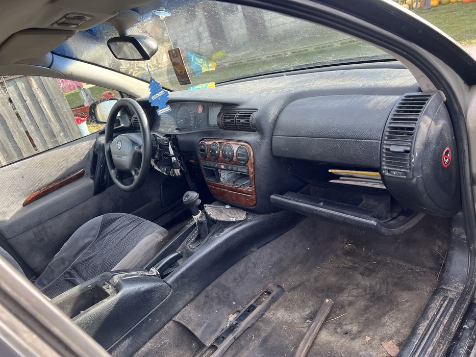 Розборка опель омега 2.0 1996. Запчастини опель омега