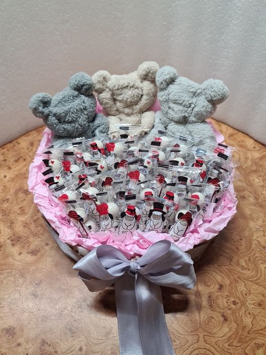 Конфеты и полотенца