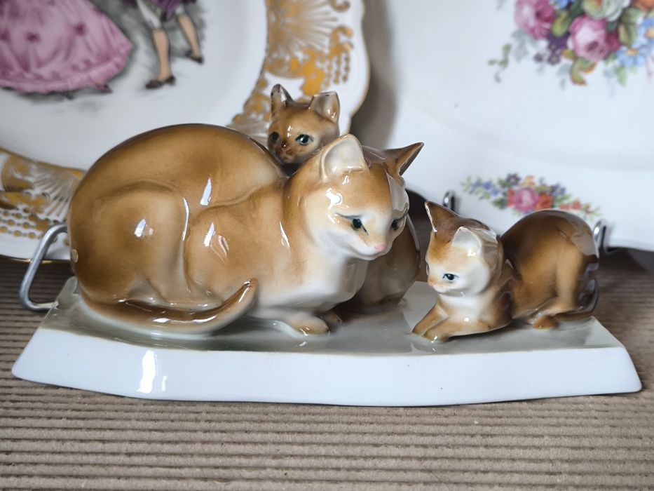 Figurka koty piękna stara porcelana sygnowana