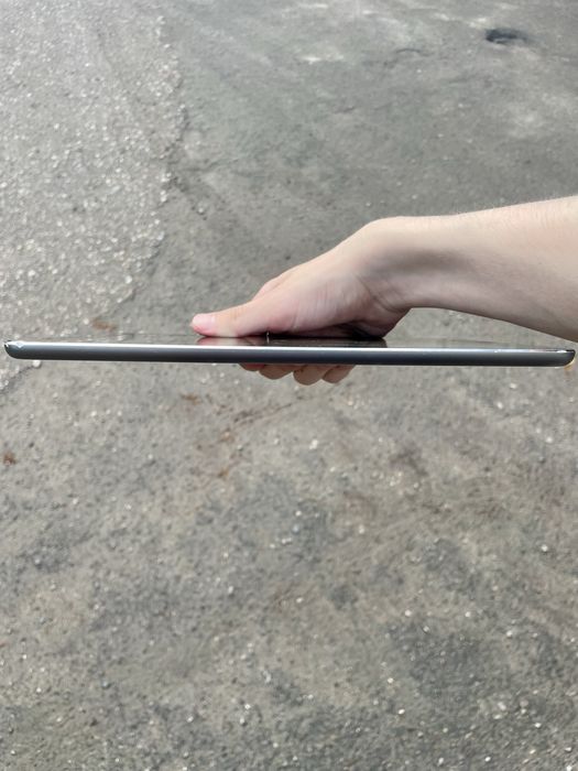 Планшет iPad Air 16Gb
