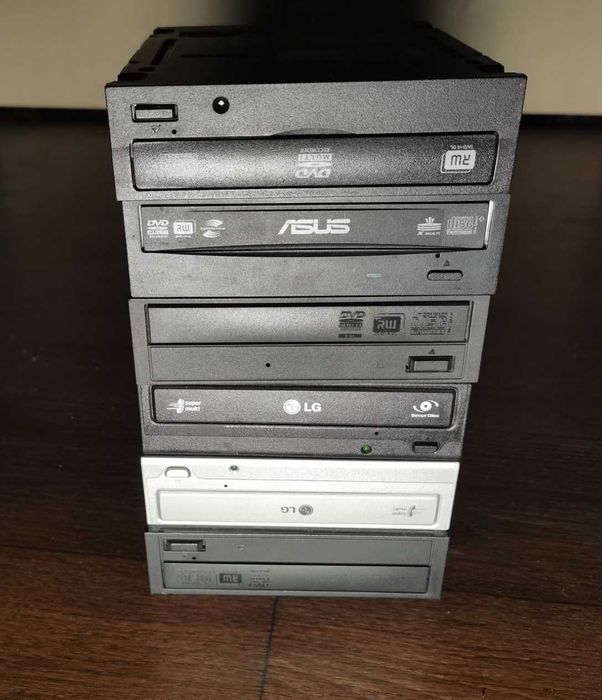 Оптические ДВД приводы , 6 шт DVD ROM