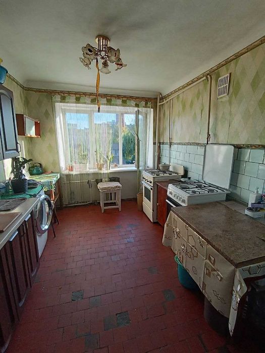 Дві кімнати в гуртожитку, терміново