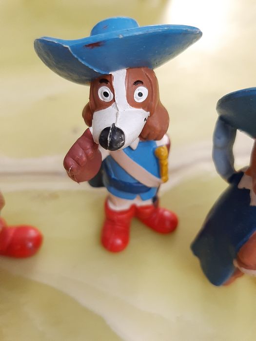 Dartacão e os 3 Moscaoteiros da disvenda e outros bonecos em PVC