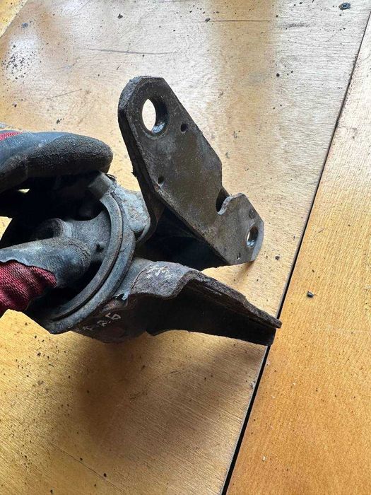 Подушка опора двигателя Мазда 6 gg