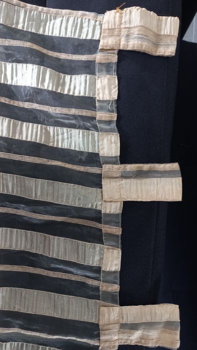 4 cortinas iguais bege dourado