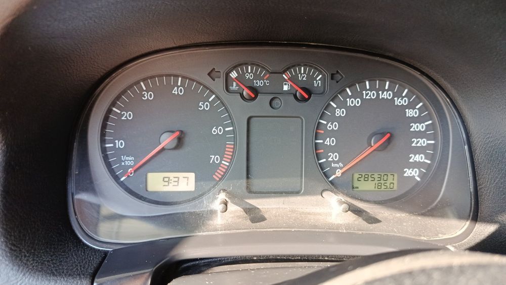 Volswagen Golf4 1.6бензін