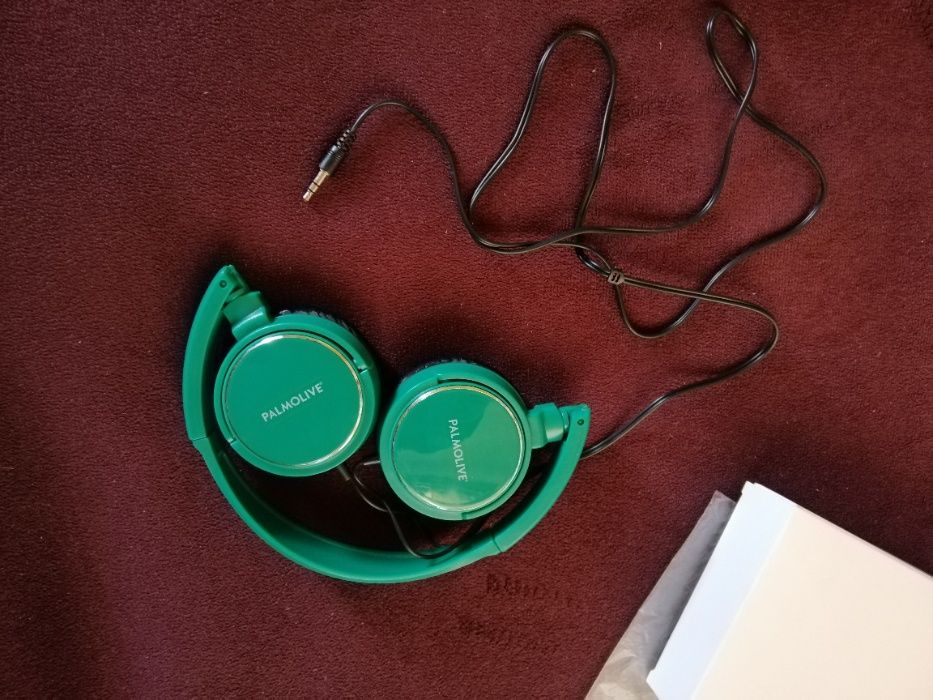 Продам новые оригинальные наушники