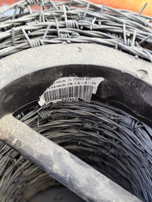 Rolo arame farpado 250M