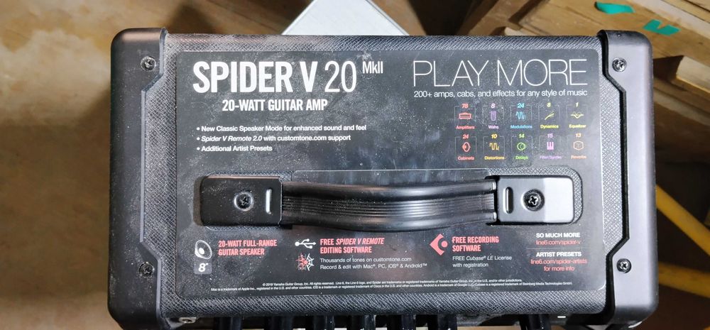 продам комбік line 6 spider v 20 mkII