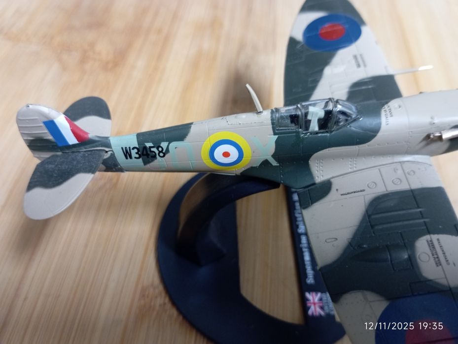 Aviões míticos da segunda guerra mundial.
Caças famosos.
Um Siptfire S