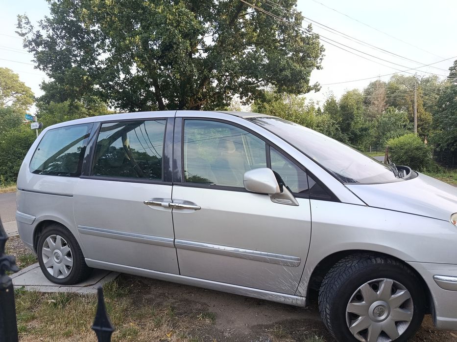 Samochód Peugeot 807 van