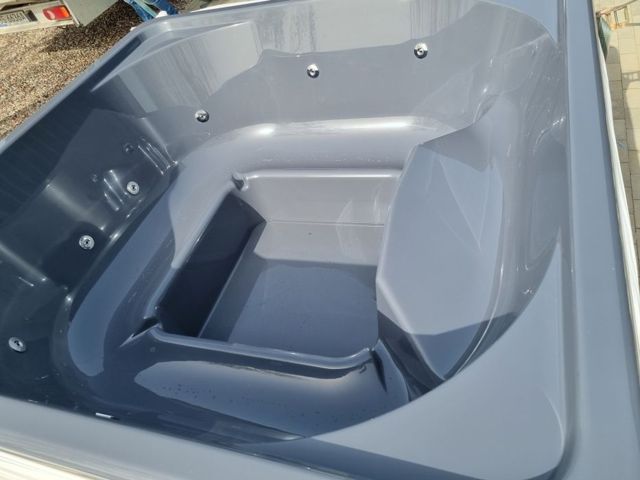 Jacuzzi kwadrat 2.2x2.2 m hydromasaż Spa ogrodowe