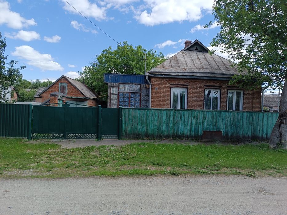 Продам цегляний будинок
