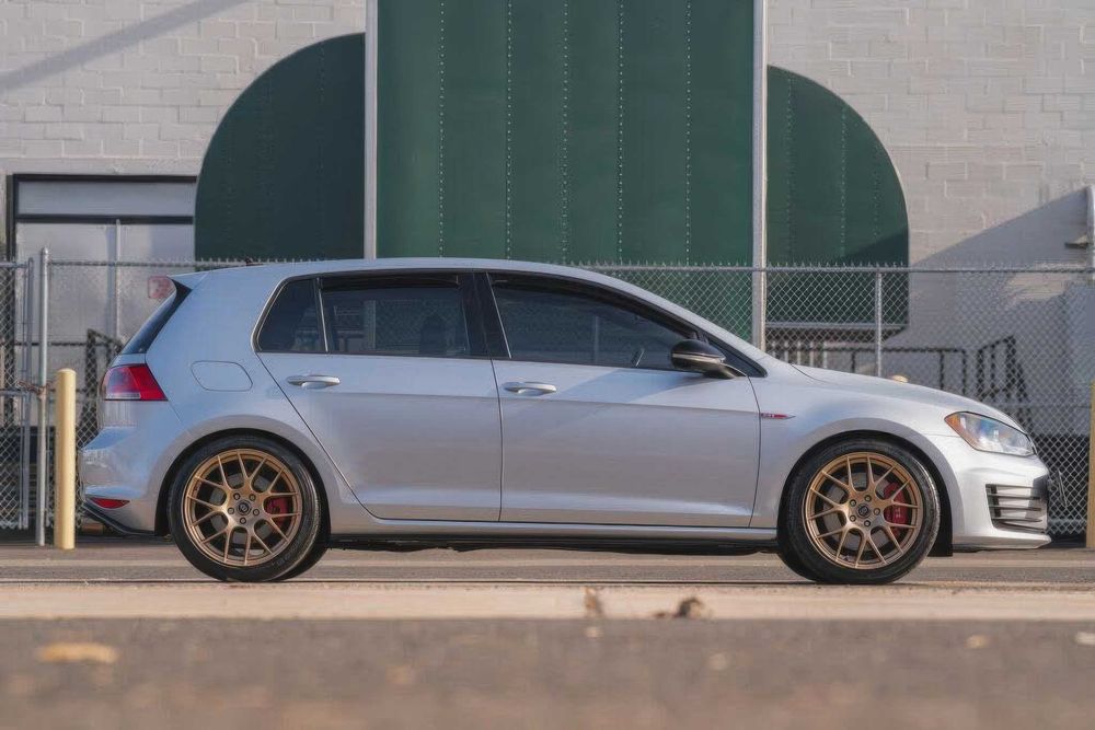 Volkswagen Golf GTI      2016