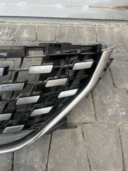 Peugeot 508 решітка бампера.