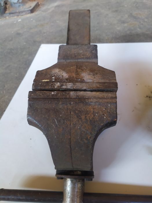 Продам лещата (тиски) часів СССР