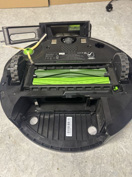 iRobot Roomba I7 +