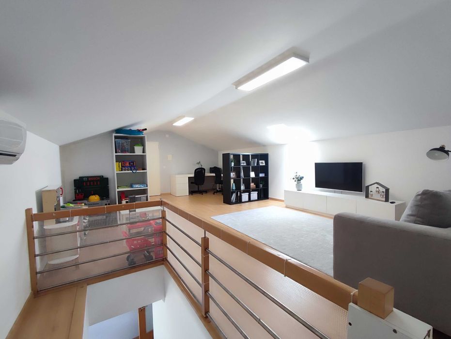 T3 Duplex de Excelência | 250 m² de Área Bruta | Garagem Dupla | Excelente Vista | Quinta do Barroso | 15 Minutos de Coimbra