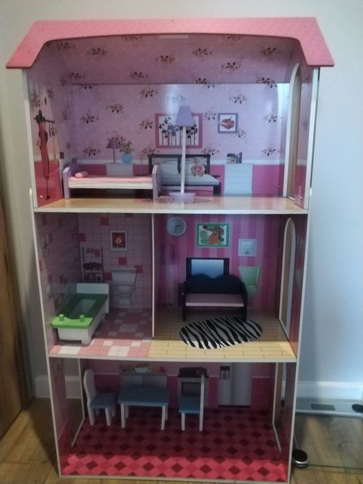 Domek dla lalek drewniany