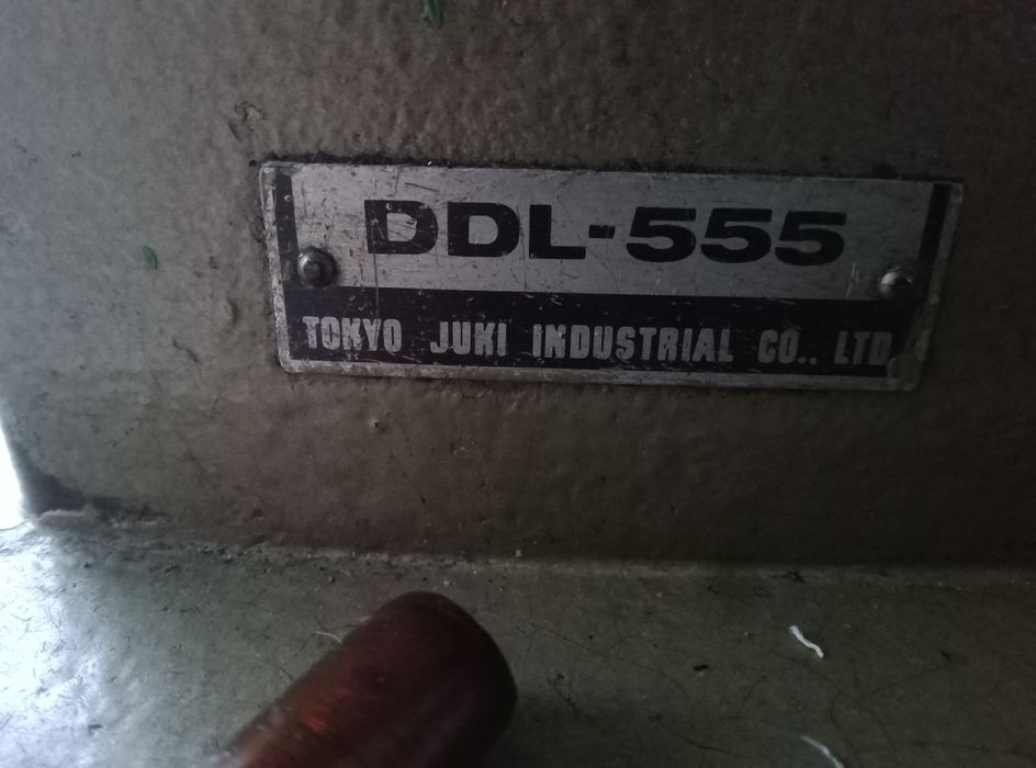 Máquina de costura industrial