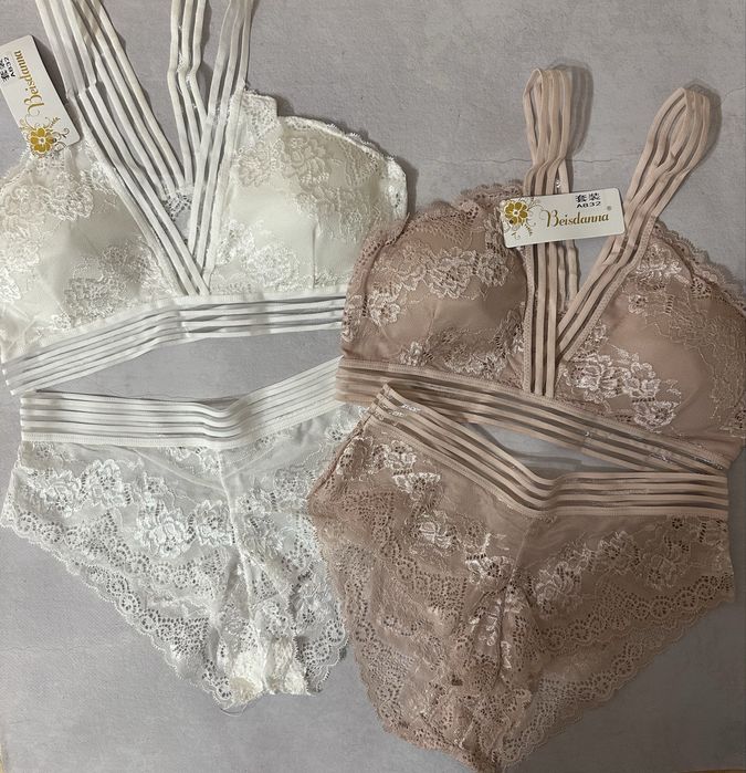 Мереживні комплекти білизни