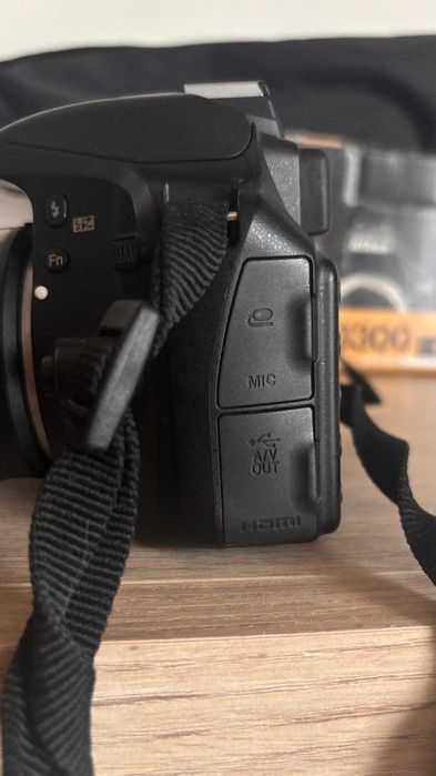Nikon D3300 + Objetiva 18-55mm VR + Tripé — Excelente Estado