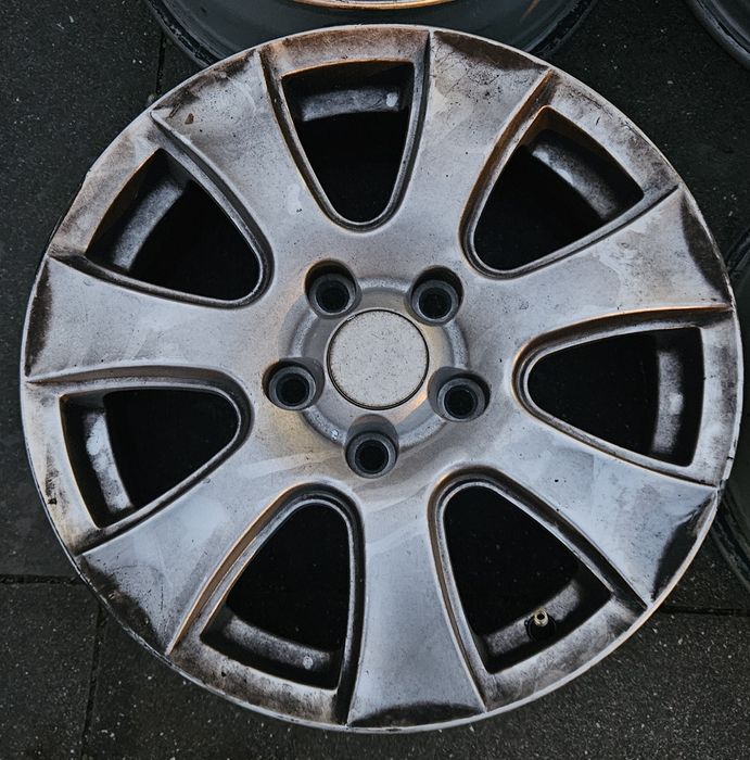 Jantes Toyota Auris (2008) R16 5x114.3