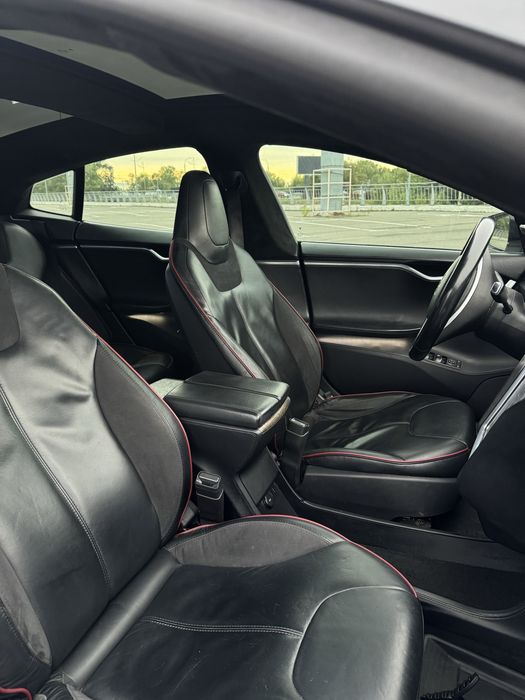 Tesla Model S P85