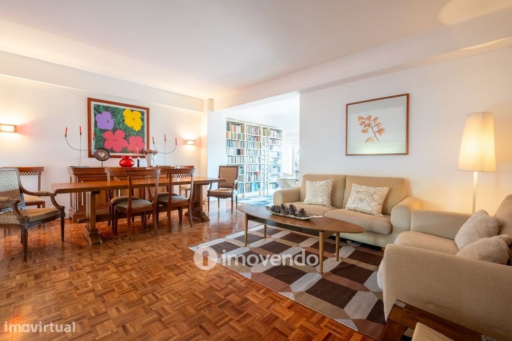 Apartamento T3+1 remodelado, no centro de Coimbra