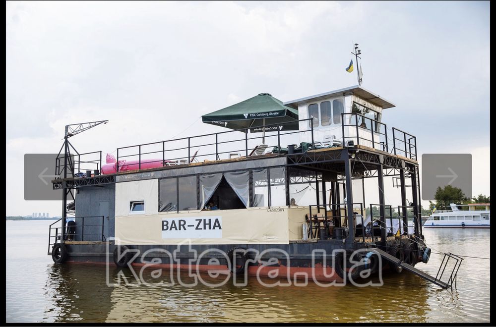 Баржа, прогулочная! Может быть отличной базой для дома на воде.