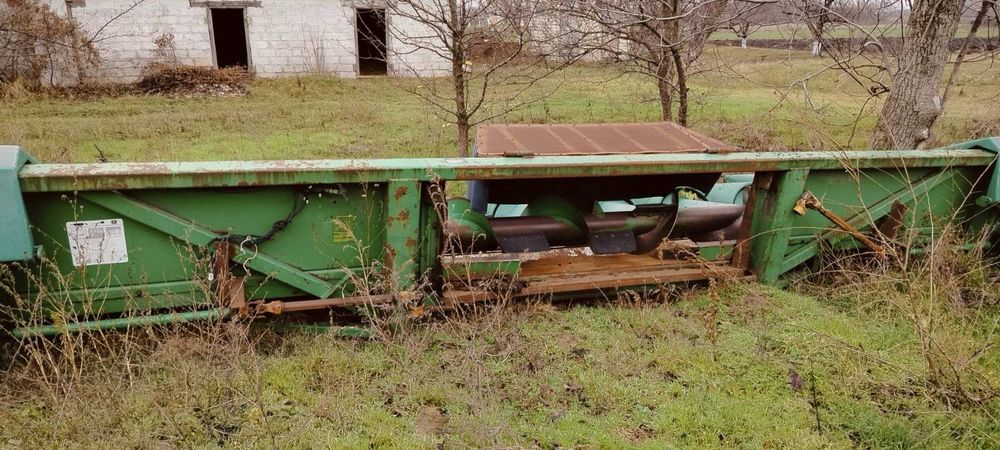 Продам кукурудзяну жатку