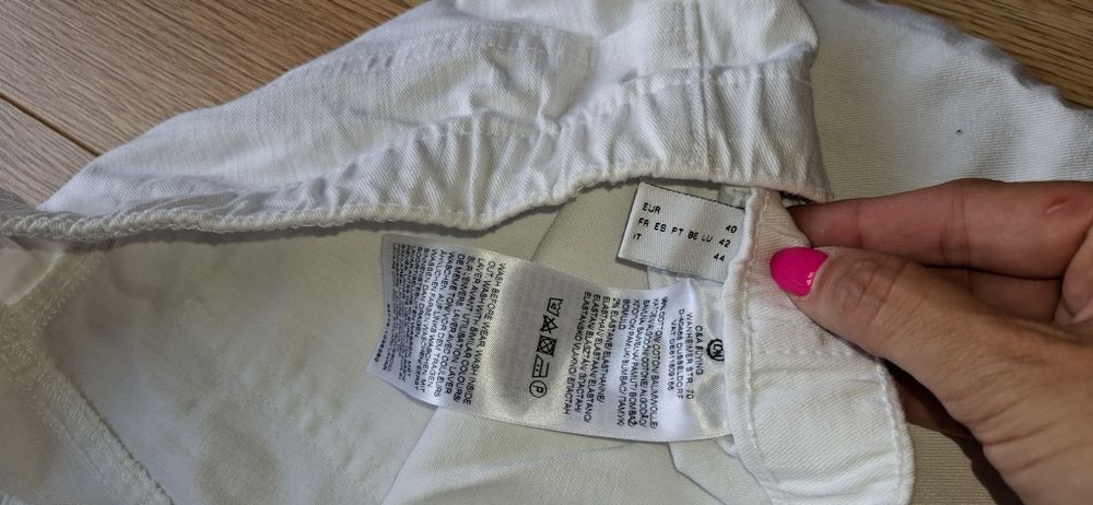 Białe jegginsy rozmiar 40