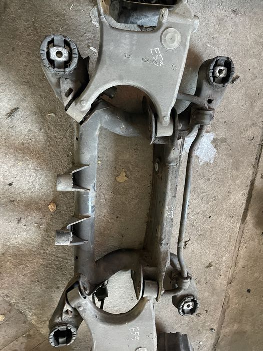 Задний подрамник BMW X5  E70 g30 F15 F30 F10 E84  балка задня передня