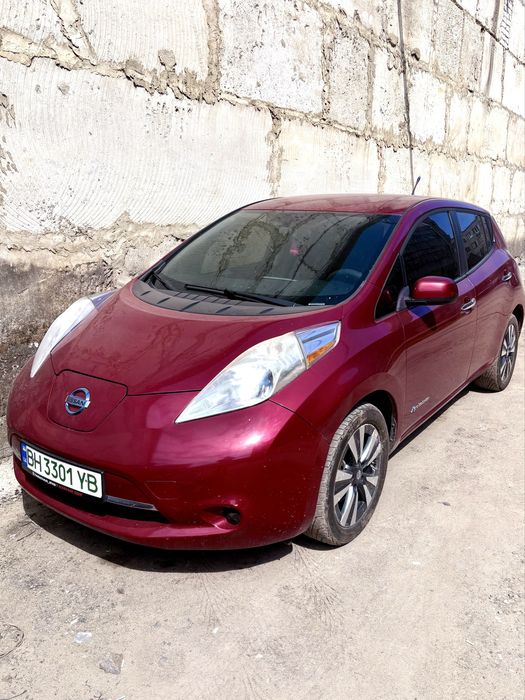 Сдам в аренду Nissan Leaf  Ниссан лиф 2013г. 300 км