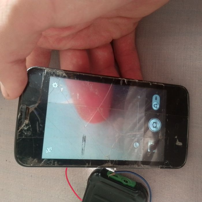 Fly iq440 на запчастини (опис читайте)