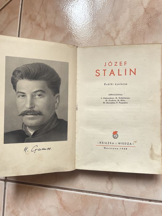 Książka krótki życiorys Stalina z 1949 roku