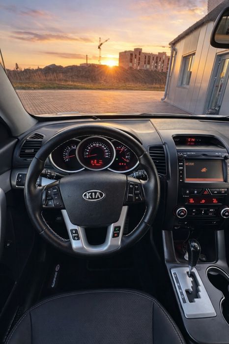 Пригнана з Європи - KIA SORENTO, оригінал пробіг, не фарбована