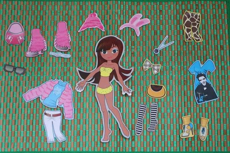 Магнитная кукла с 18 аксессуарами на магнитах игра одевалка