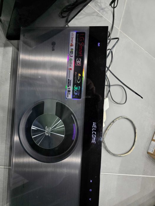 Home Cinema 5.1 LG HX976TZW Blu-ray 3D (Liga, mas porta não abre)