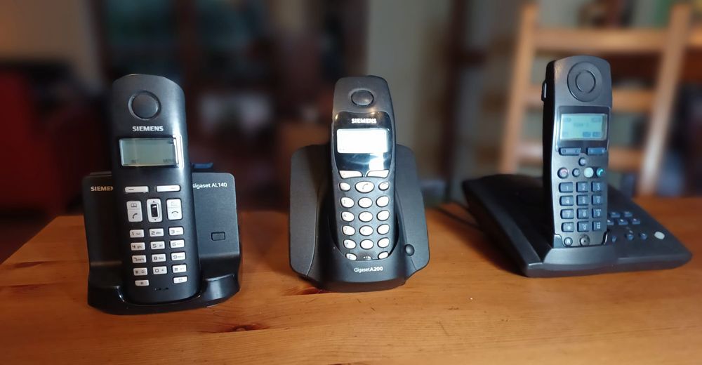Trzy telefony stacjonarne Siemens, bezprzewodowe