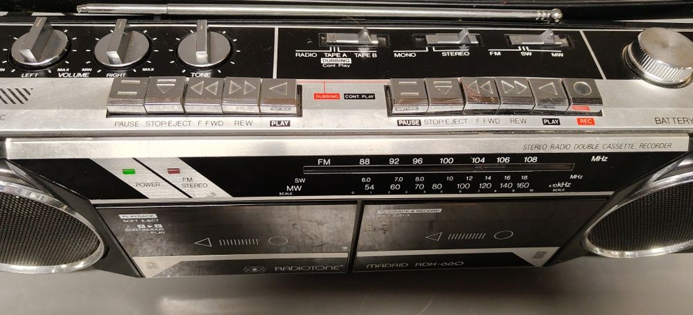 Radiomagnetofon BOOMBOX RADIOTONE Madrid RDH-660.