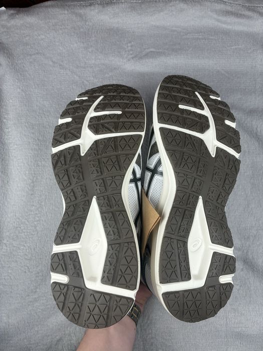 asics jog 100s white/black coffee