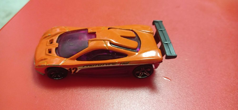 Машинки іграшки для хлопчиків.