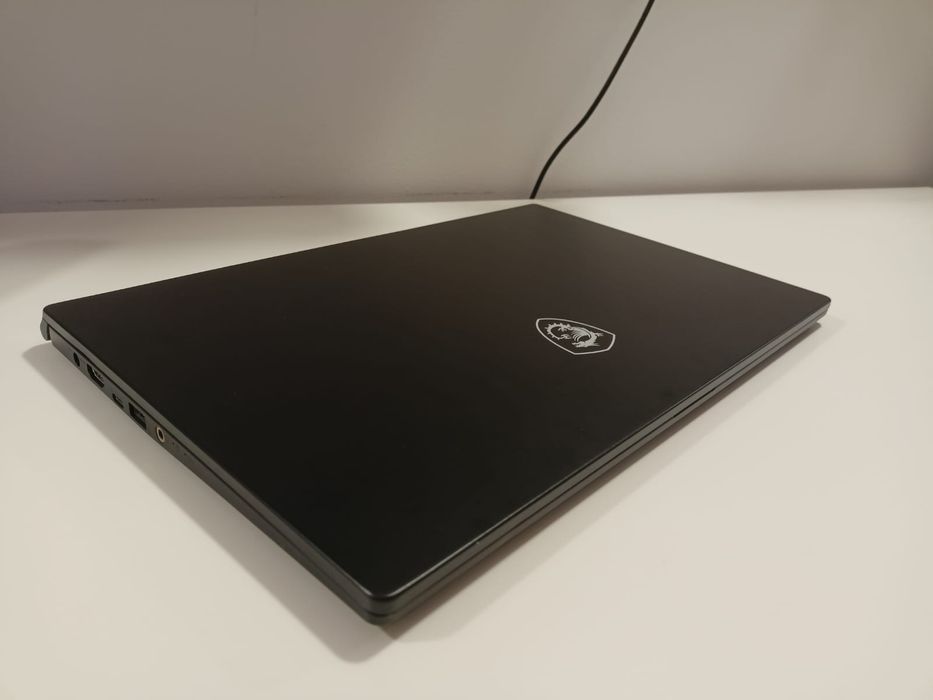 Laptop MSI modern 15 A10M