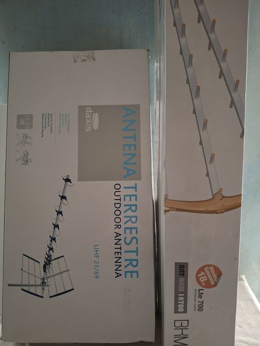 Antenas Terrestres Outdoor de 11-12dB e 18dB