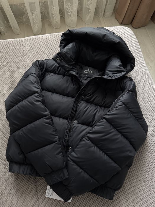 Alo yoga  оригінал куртка пуффер