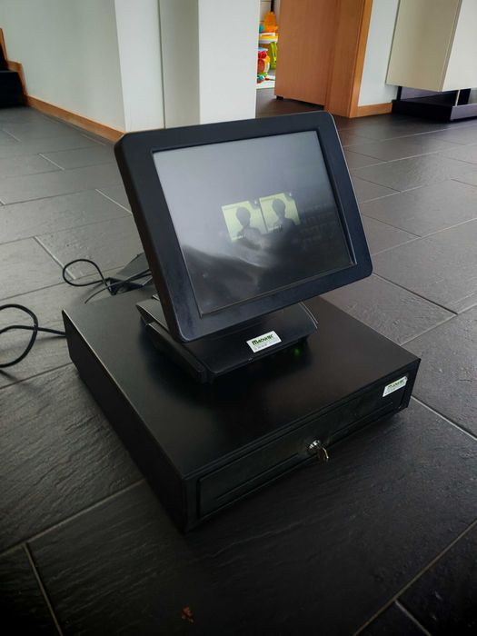 Caixa Registadora com Sistema POS completo com ecrã tátil e impressora Epson