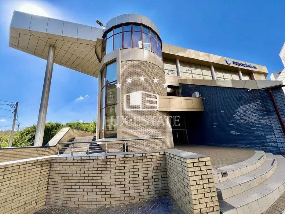 Продажа здания в самом центре 1000м2 напротив ТРЦ "Никольский"