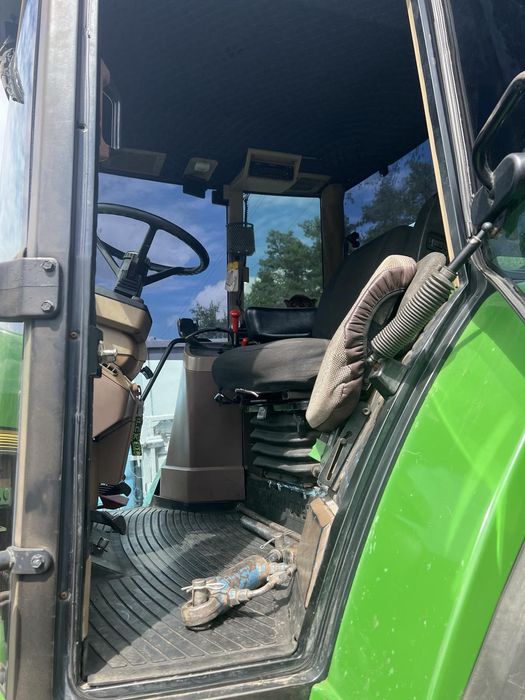 John Deere 7800.